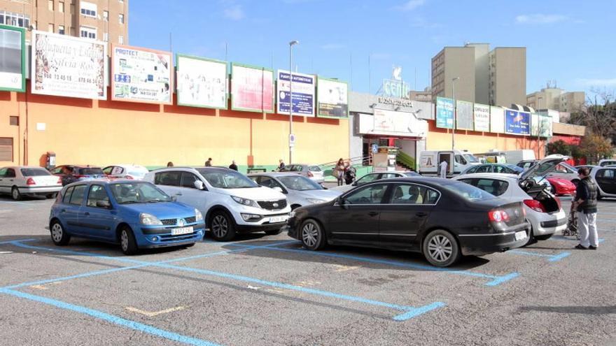 Las plazas de la ORA cercanas del centro comercial.