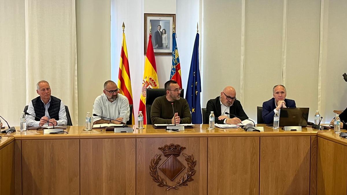 Foto de la primera mesa de representantes dentro del proceso de elaboración del Plan Director de Comercio y Servicios Locales.
