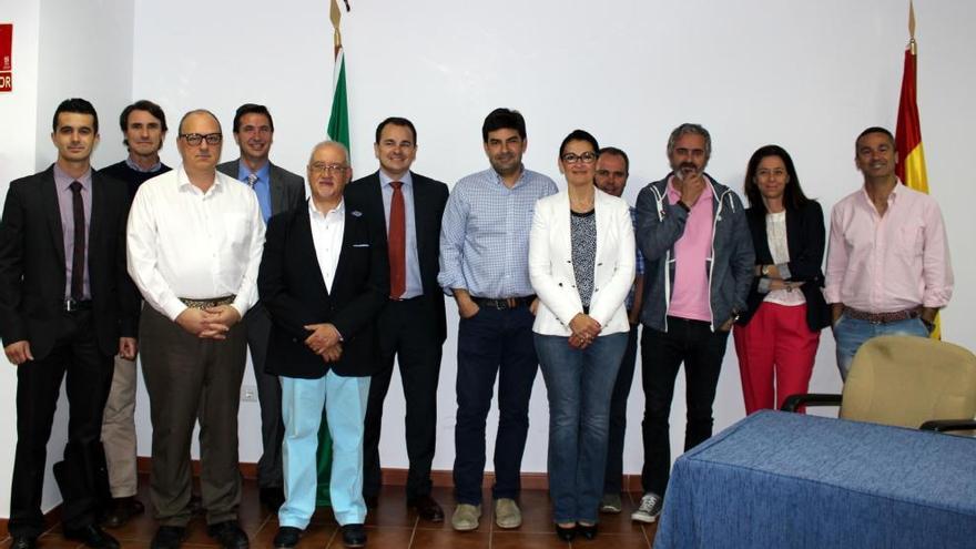 Presentación del plan municipal para mejorar el alcantarillado.