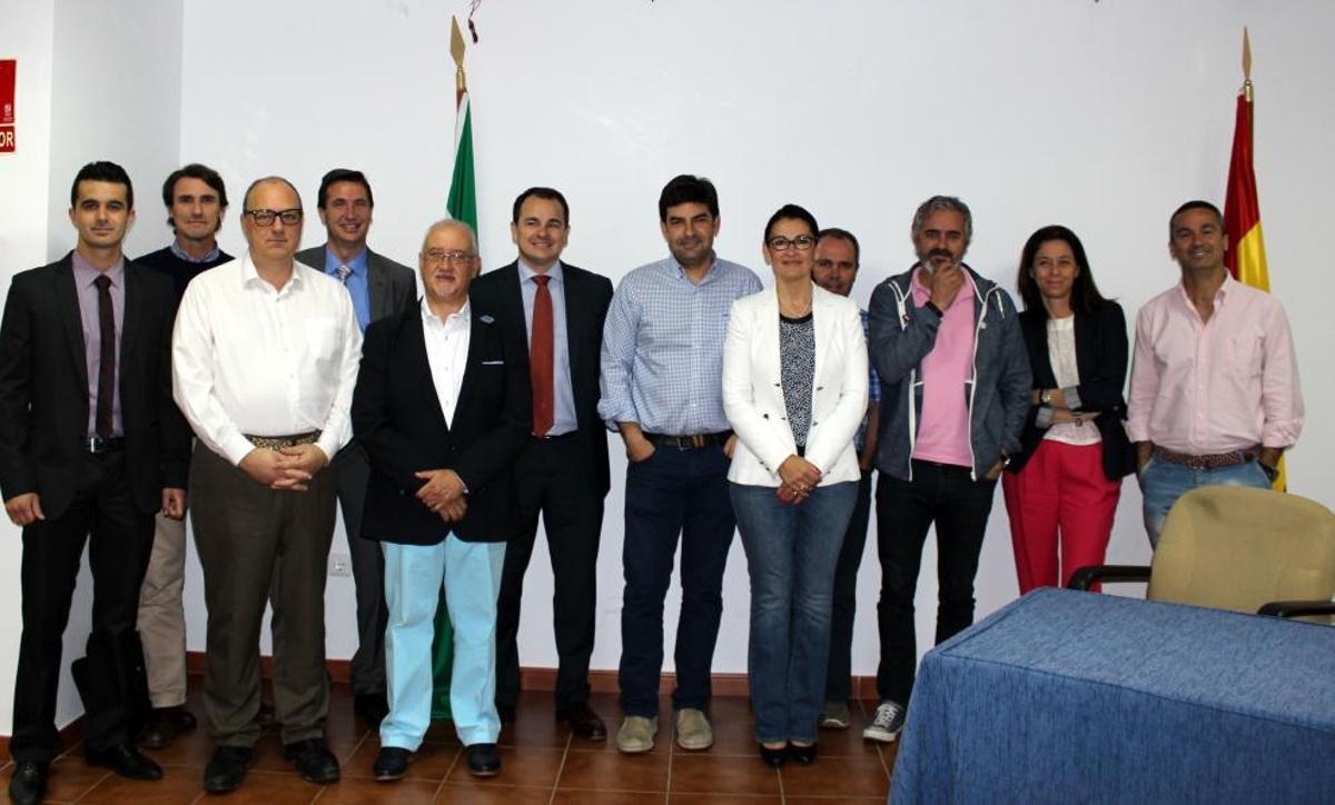 Presentación del plan municipal para mejorar el alcantarillado.