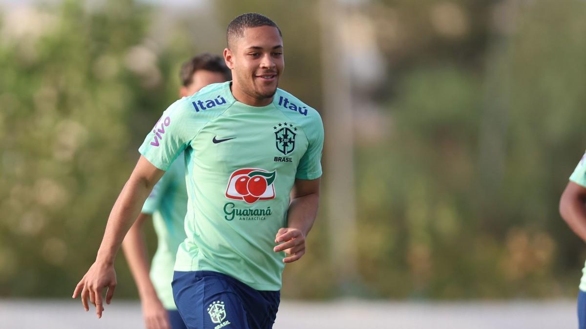 Vitor Roque, entrenando con la Seleçao olímpica en Fez