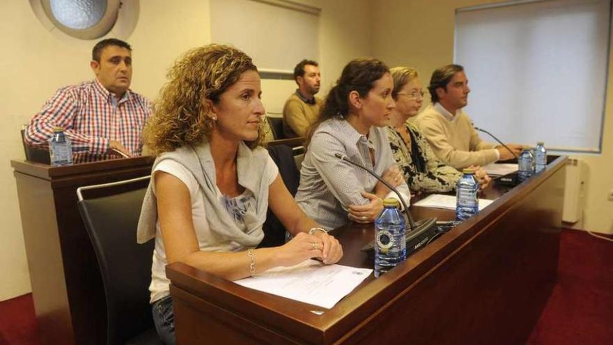 Concejales del PP de Sada durante un pleno.