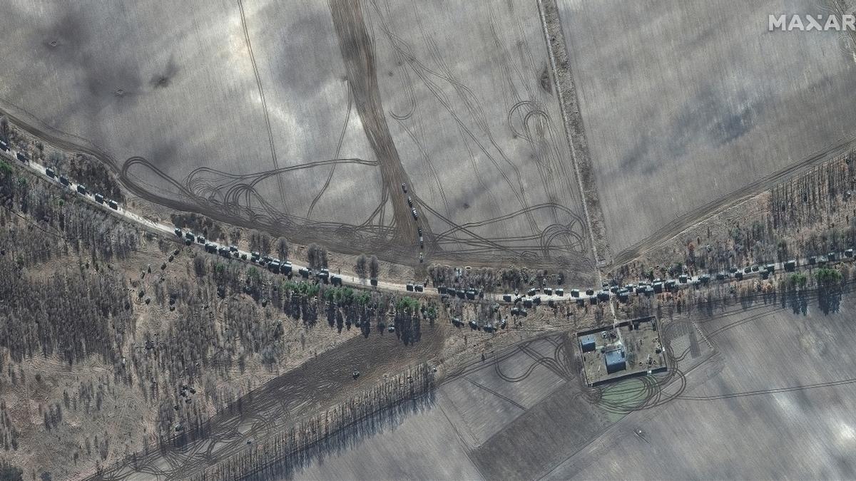 Imagen de satélite del convoy que se dirige a Kiev