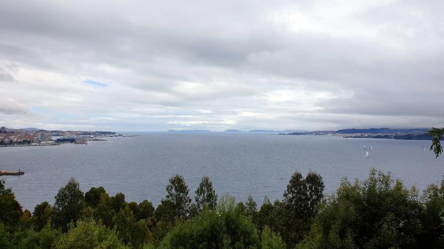 Nubes en el cielo de Vigo. // Marta G. Brea