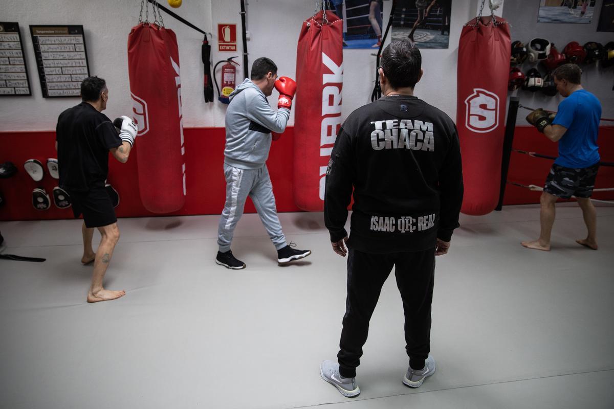 Entrenamiento de boxeo en el gimnasio DKSR para la rehabilitación de toxicómanos