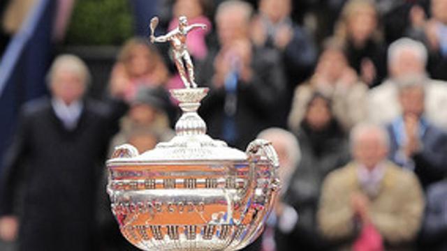 Nadal alza el trofeo del Barcelona Open Banc Sabadell.