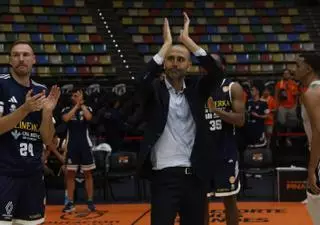 Javi Rodríguez, entrenador del Alimerka Oviedo Baloncesto, tras caer ante Estudiantes: "Este equipo será recordado"