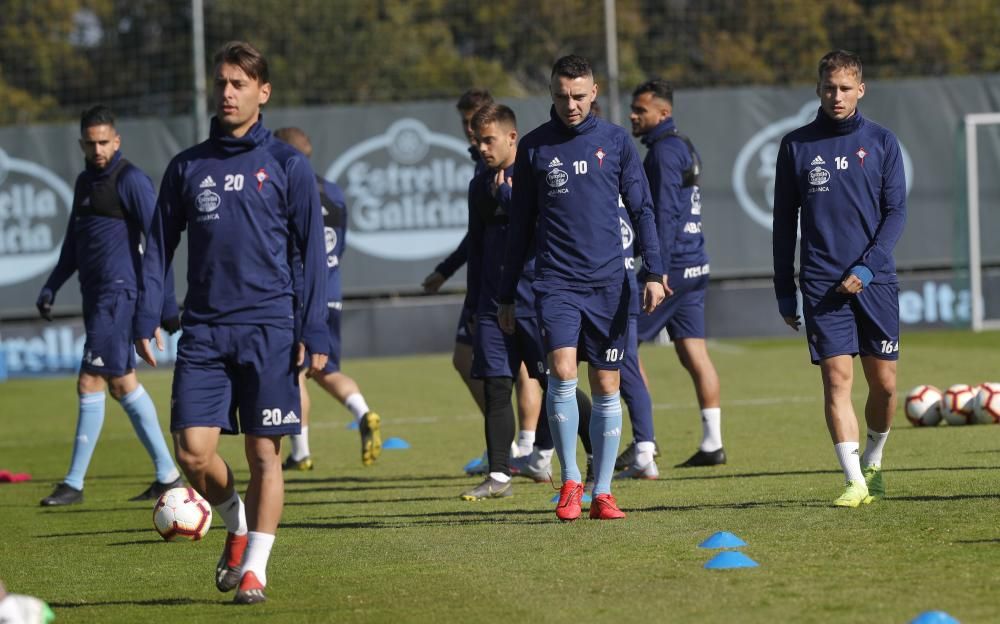 Entrenamiento del Celta en A Madroa, con presencia de Michel Salgado