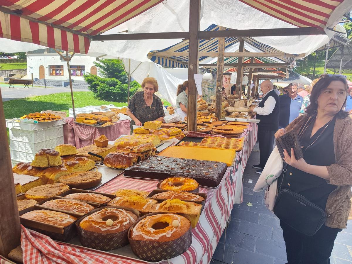 El Mercadón de Primavera de Grado, en imágenes