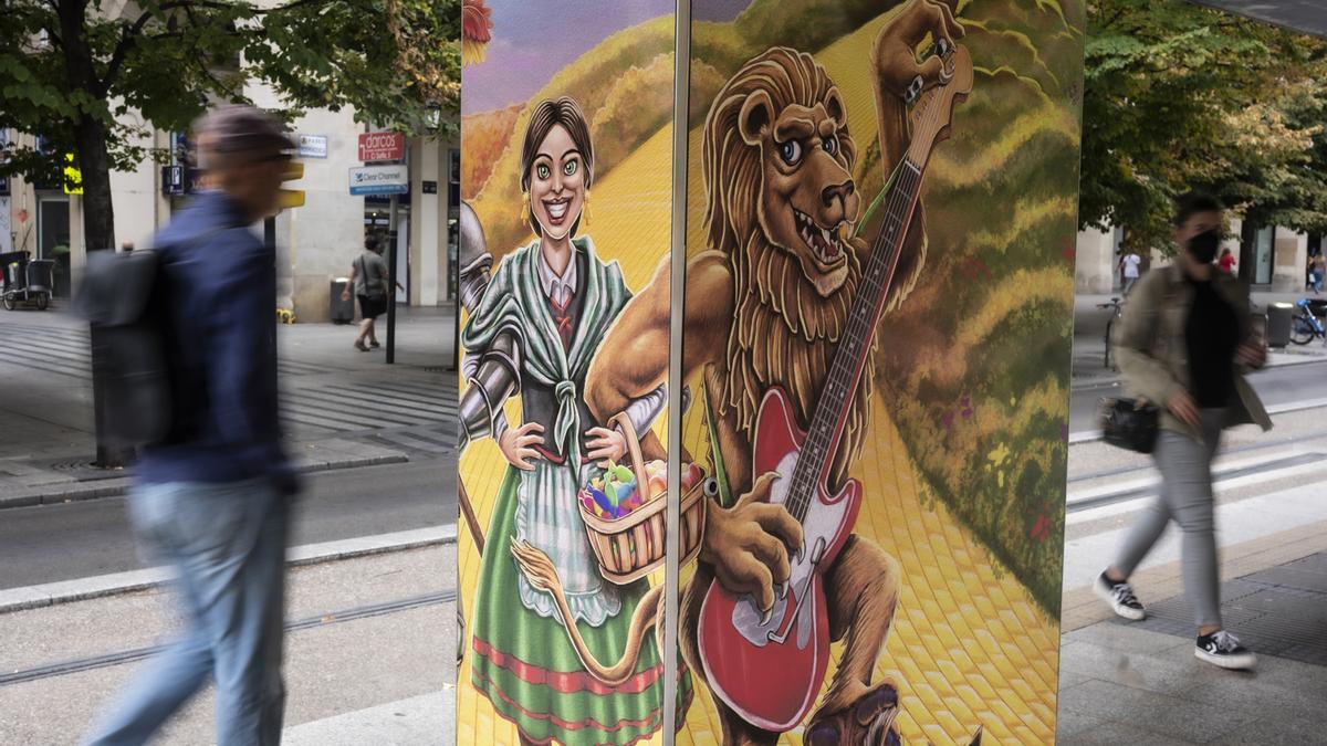 FOTOGALERÍA | El Festival Asalto llena de color las paradas del tranvía de Zaragoza