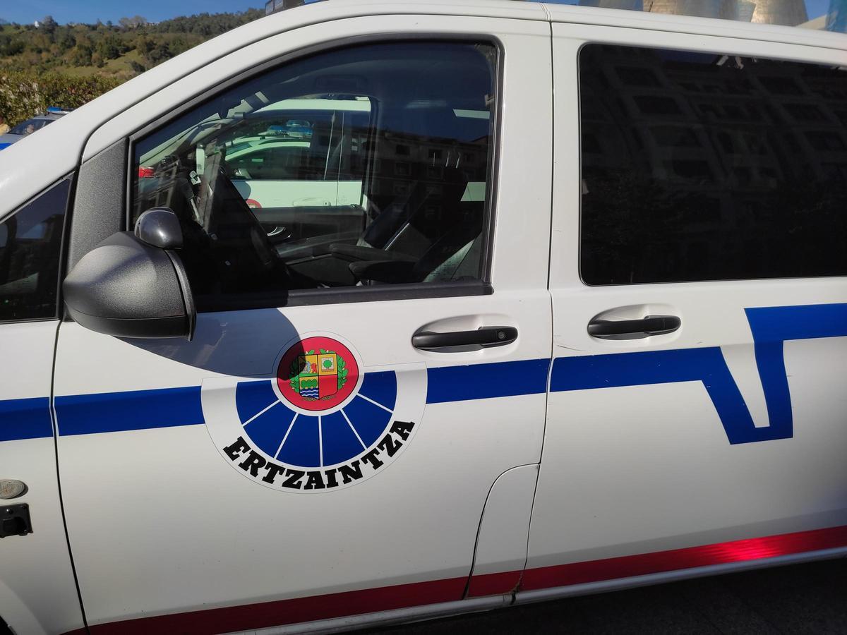 Imagen de un vehículo de la Ertzaintza.