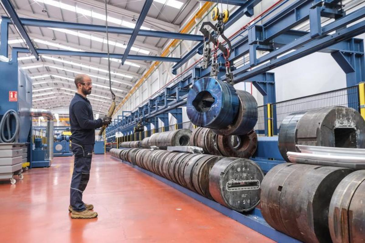 Una fábrica de piezas de aluminio en Sax.  | ÁXEL ÁLVAREZ