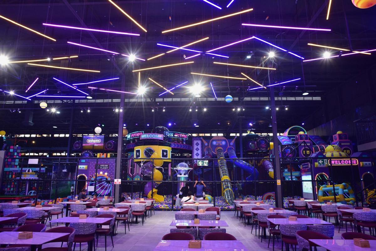 Fotogalería | Así es Dream Planet, el nuevo 'parque de atracciones' de Badajoz