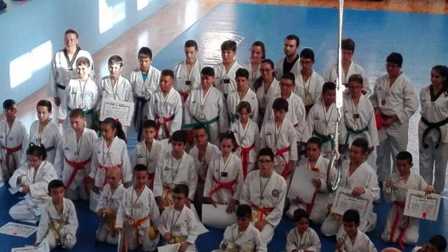 Brillante cierre del año escolar en el Gimnasio Municipal