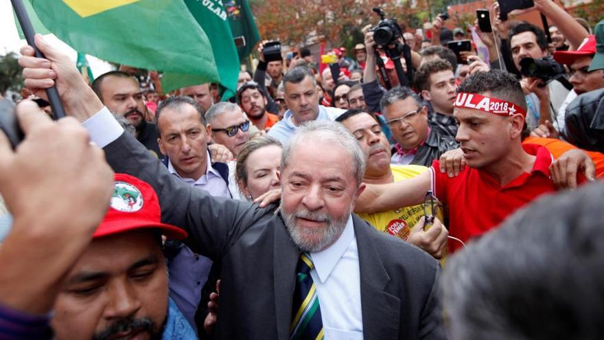 La justícia brasilera reafirma la condemna contra Lula i complica el seu futur polític