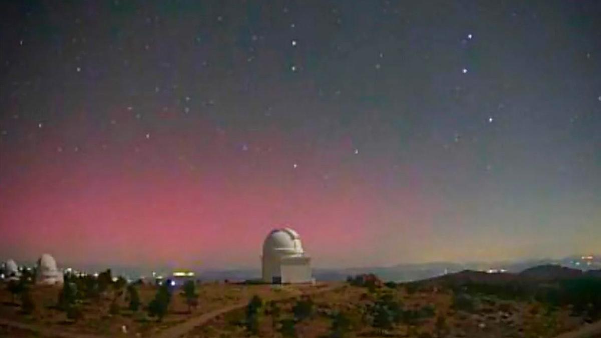 Aurora procedente de una tormenta geomagnética vista desde el observatorio de Calar Alto (Almería)