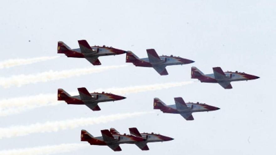 Aviones de la Patrulla Águila.