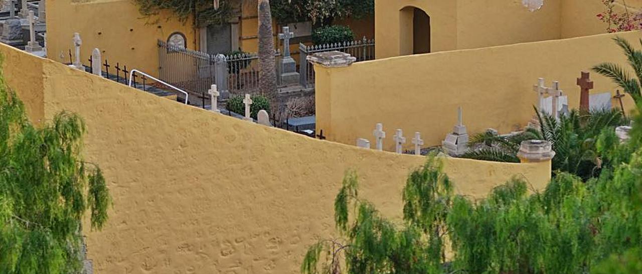 Cementerio de los ingleses en la capital grancanaria. | |