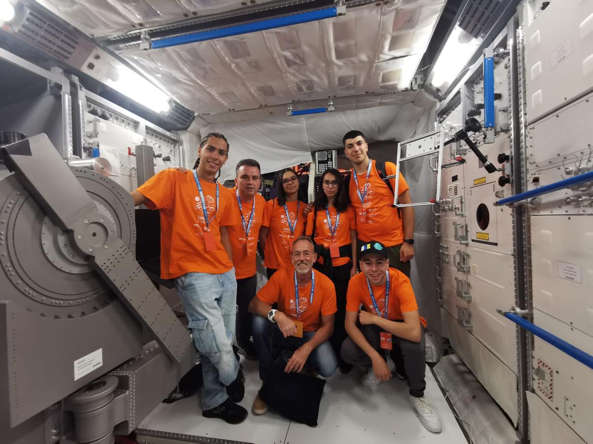 ROBÓTICA IES GRANADILLA: El equipo GranSat IV del IES Granadilla de ...