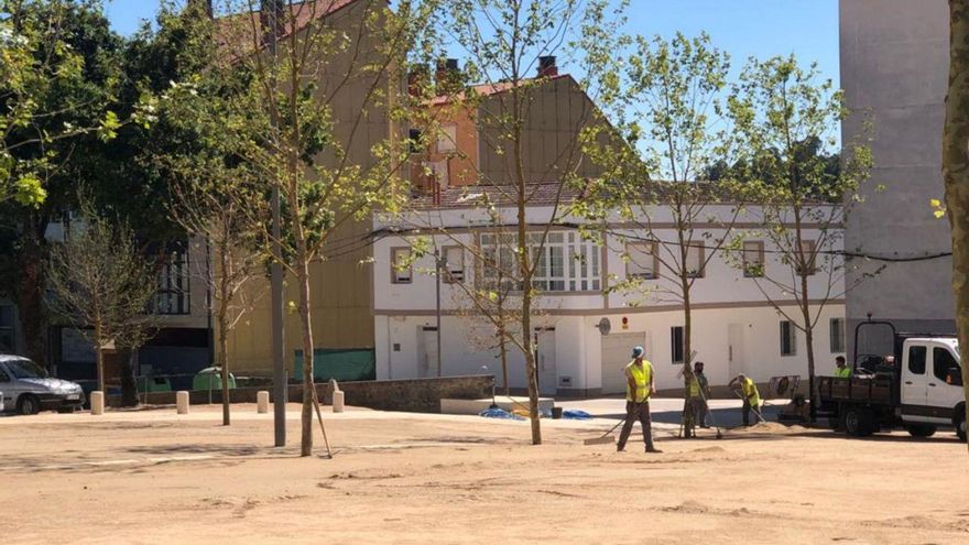 Operarios realizan trabajos de acondicionamiento durante el día de ayer.