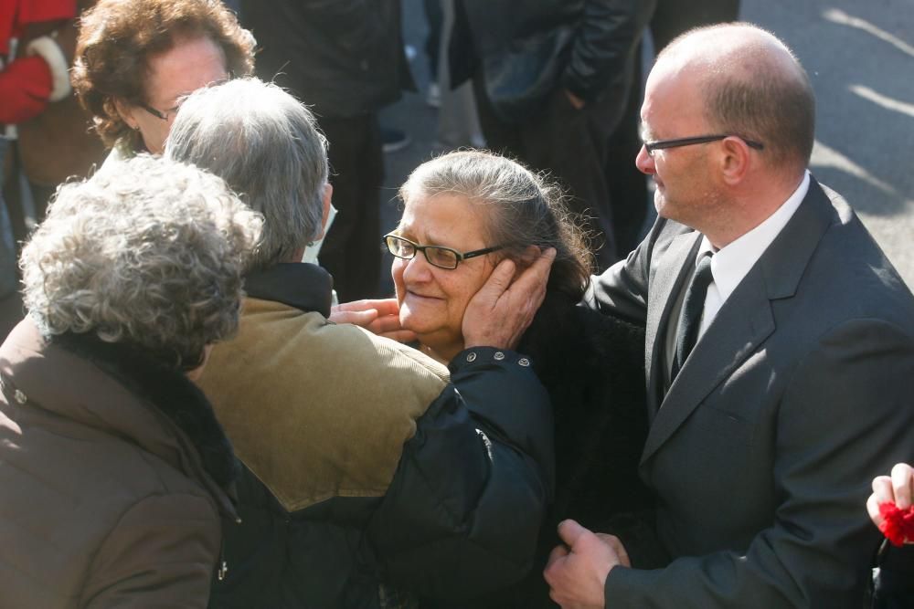 La gran familia del deporte asturiano rinde homenaje póstumo al futbolista Hugo Suárez