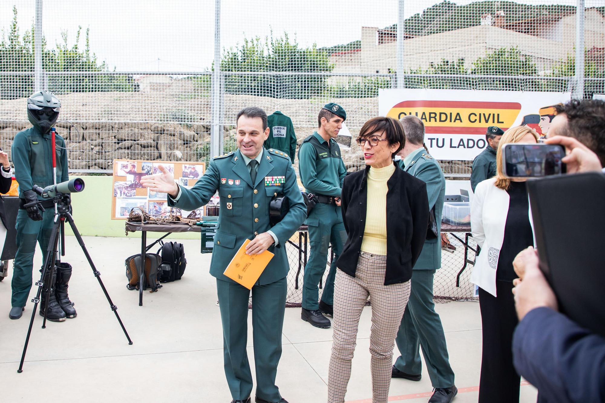 Visita de la Directora de la Guardia Civil al colegio de Hurchillo