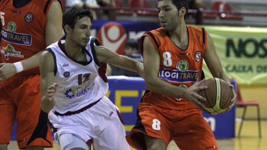 Bivià (8), durante un partido con el Bàsquet Inca.