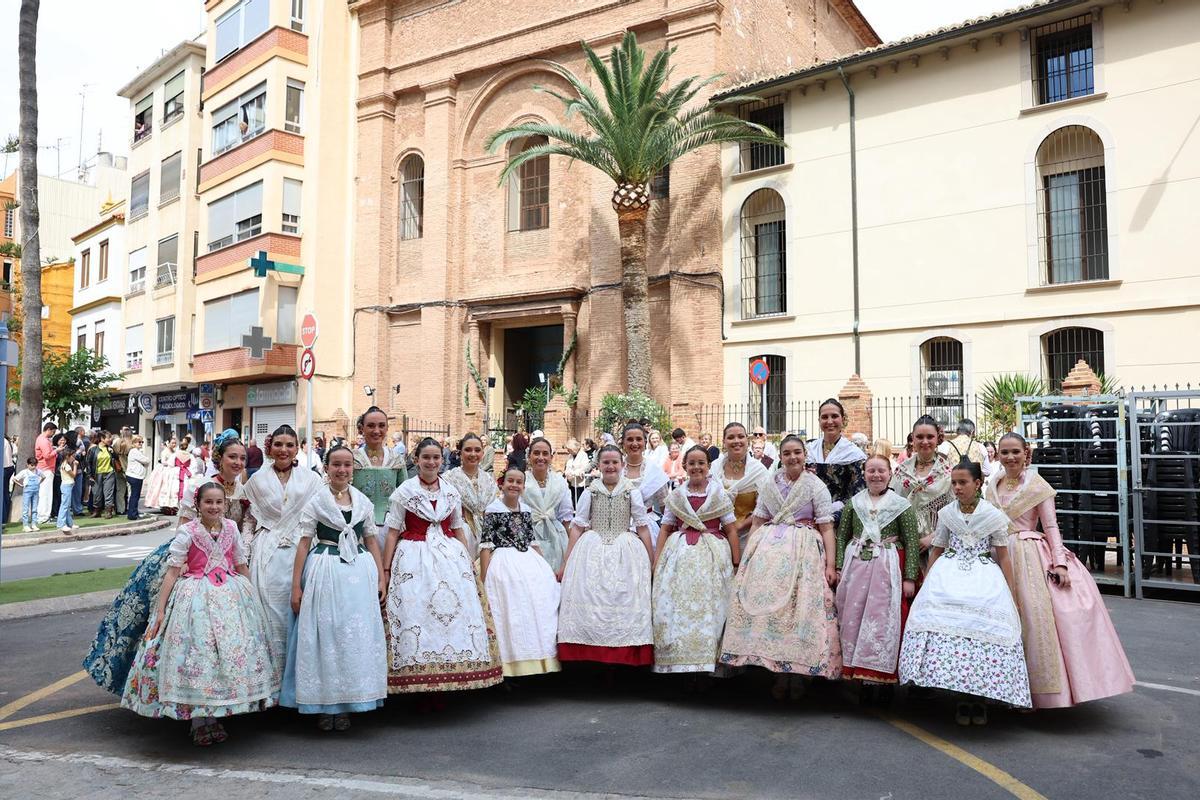 Reinas falleras y cortes de honor.
