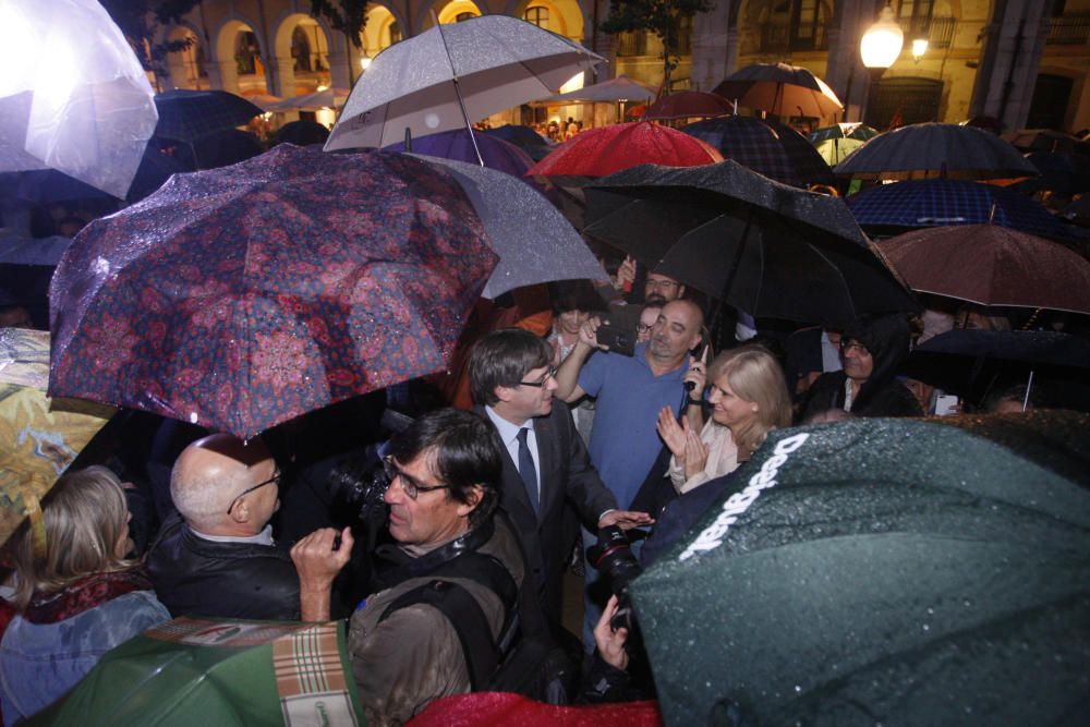 Puigdemont omple la plaça de la Independència de Girona