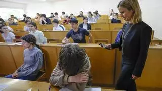 Las quejas de los estudiantes de Madrid tras el primer día de la PAU 2025: "Si puedes optar a plazas en tu comunidad quédate ahí"