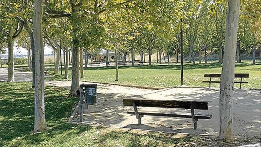 El antiguo polidepotivo y el parque de Cortés de Aragón, mejorados