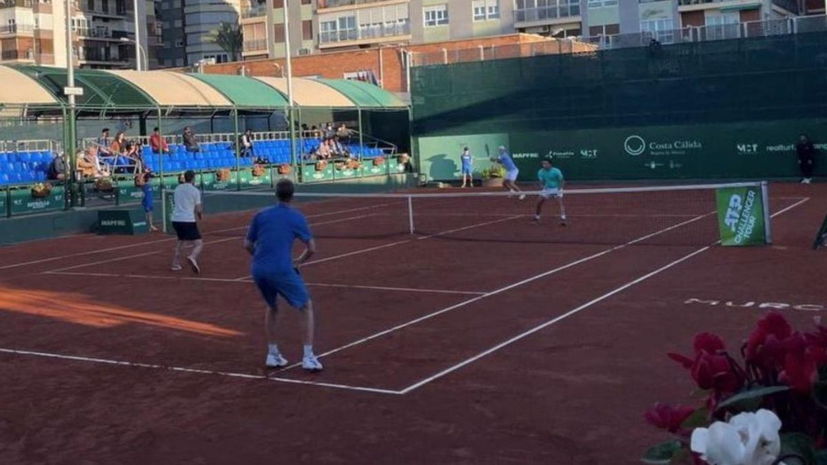 Imagen de uno de los partidos de dobles de la jornada.  | L.O.