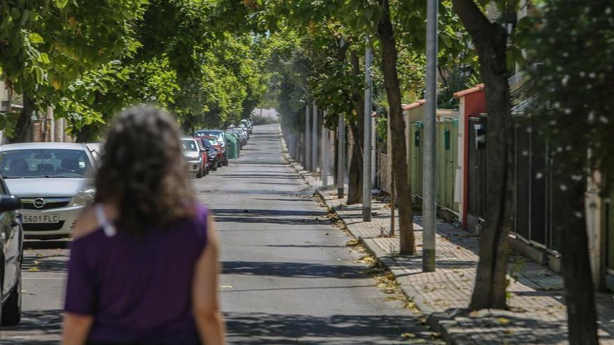 «Te sientes intranquila cuando sales a pasear»