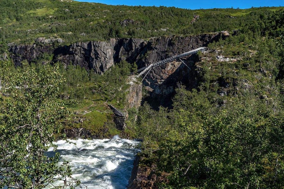 Puente de Vøringsfossen en Noruega