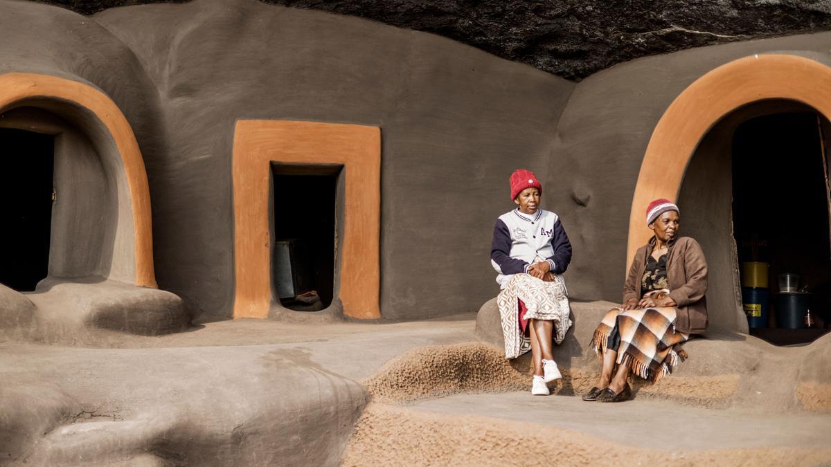 Los últimos habitantes de las cuevas de Kome, en Lesotho