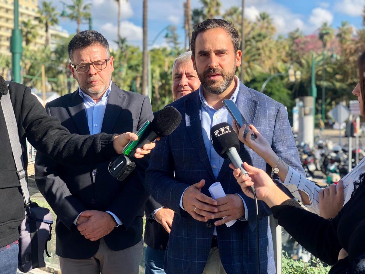 El portavoz socialista Dani Pérez y el concejal Jorge Quero.