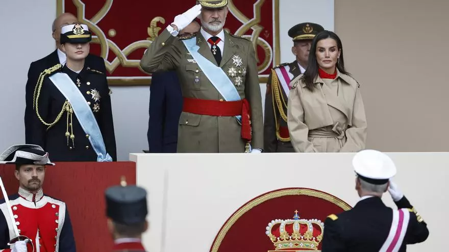 La reacción de la reina Letizia ante el diluvio durante el desfile de la Hispanidad