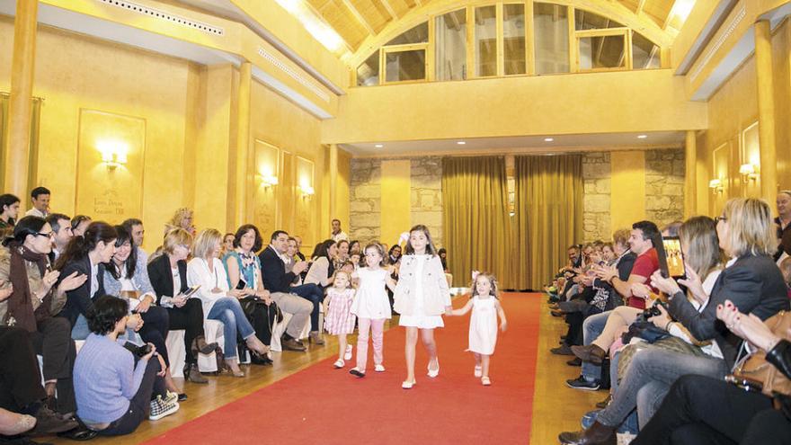 Un desfile durante una de las pasadas ediciones de la pasarela. // FdV