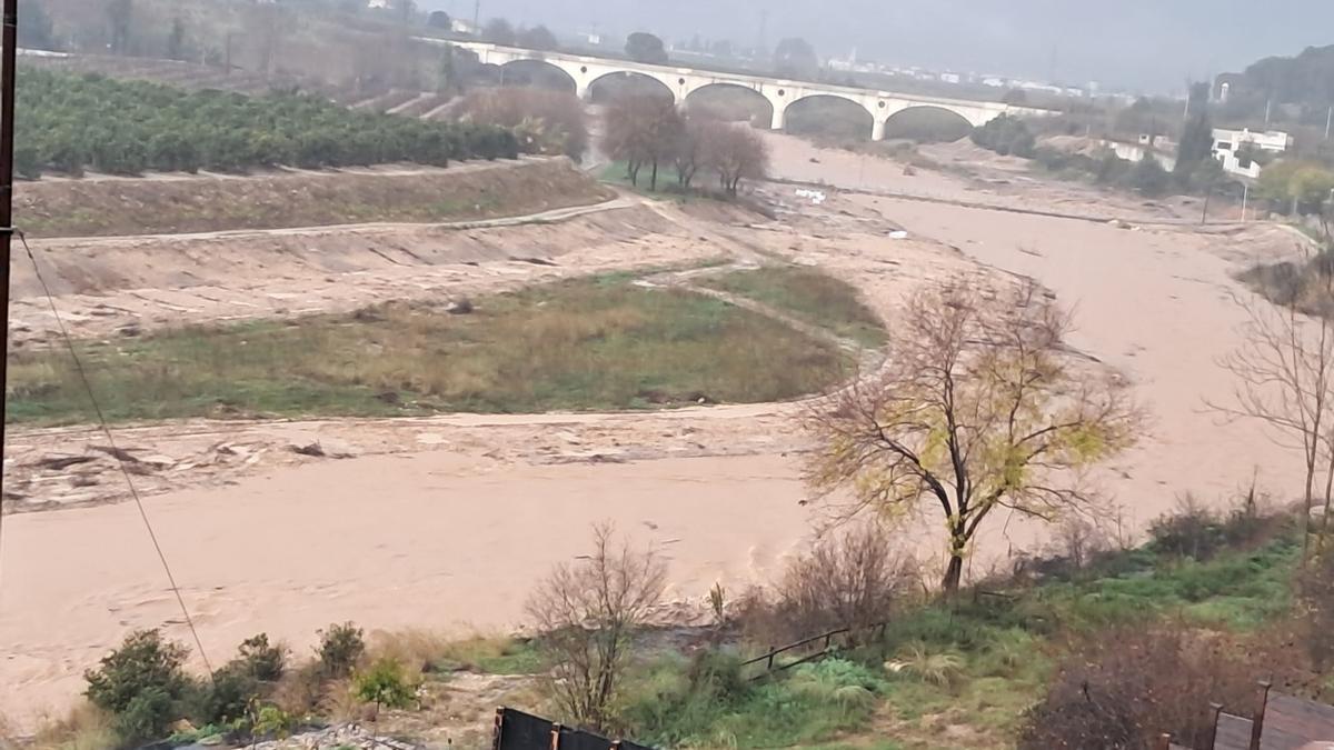 El río Albaida a su paso por el término municipal de Manuel.