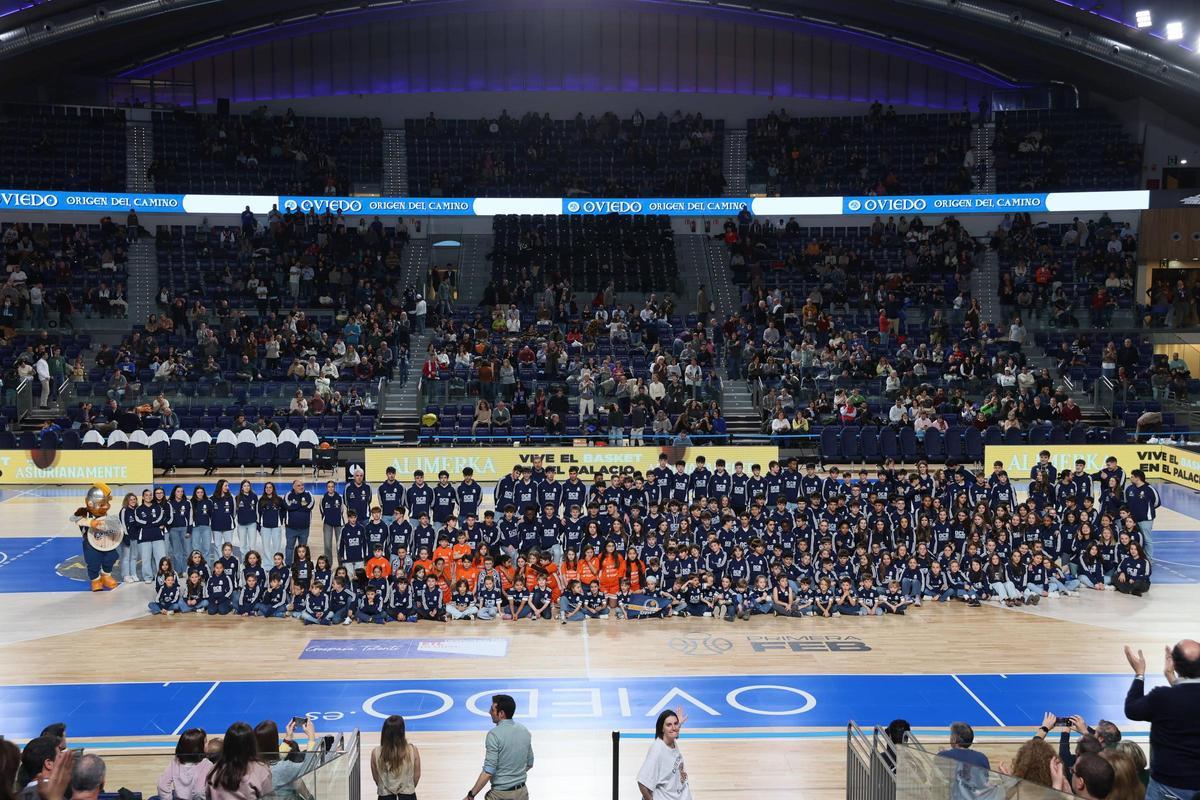 Todas las imágenes de la victoria del Alimerka Oviedo Balontesto ante el Melilla (101-70) en el Palacio de los Deportes