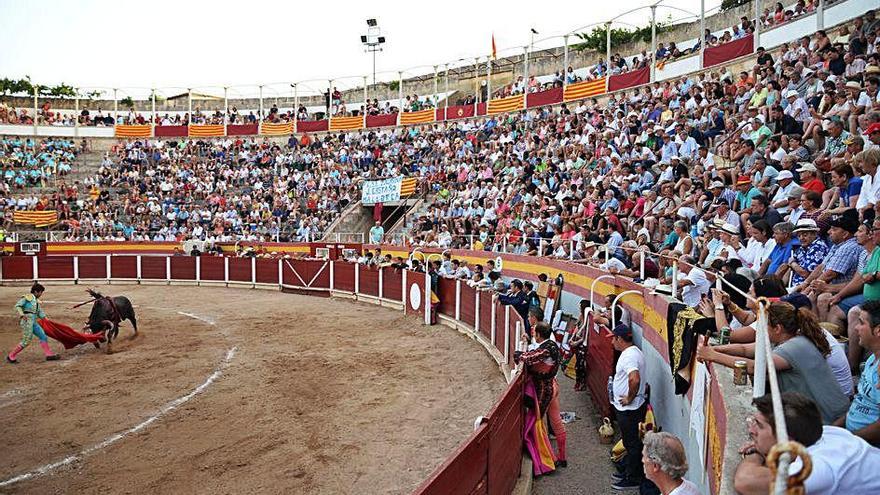 Una de las últimas corridas de toros que se celebraron en el coliseo de Muro.