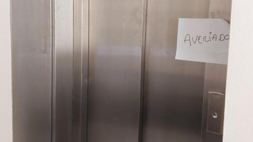 El Partido Popular de Tuineje exige la puesta en marcha del ascensor del centro de mayores de Gran Tarajal tras cinco meses averiado