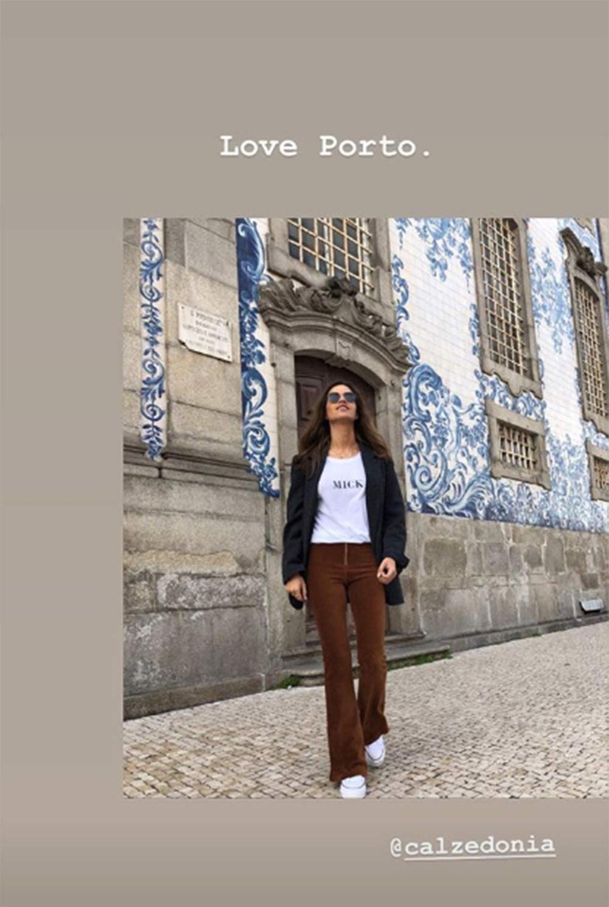 Sara Carbonero con leggings de terciopelo