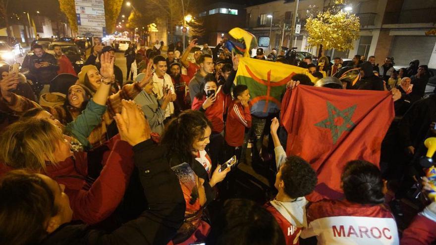 La victòria del Marroc al Mundial també se celebra a les comarques gironines