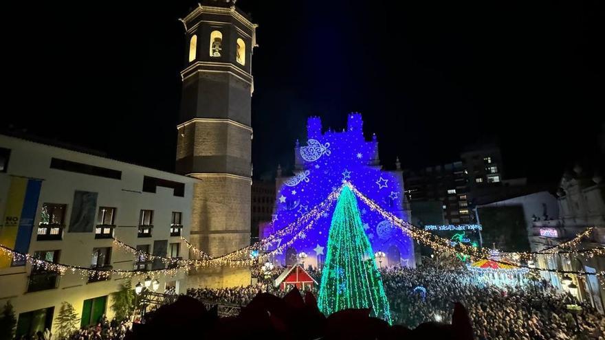 Vídeo: Así ha sido el encendido de luces en la Plaza Mayor en Castelló