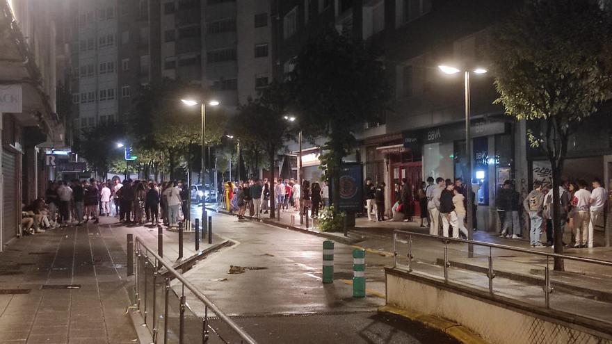 Vecinos del Ensanche de Santiago acuden a la Justicia por los ruidos de cuatro locales nocturnos