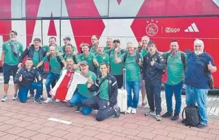 El equipo de veteranos del Ajax jugará en Sant Jordi