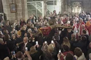 Davallament del Crist de la Sang en Palma: "Me acuerdo mucho de mi marido que murió en Pascua"