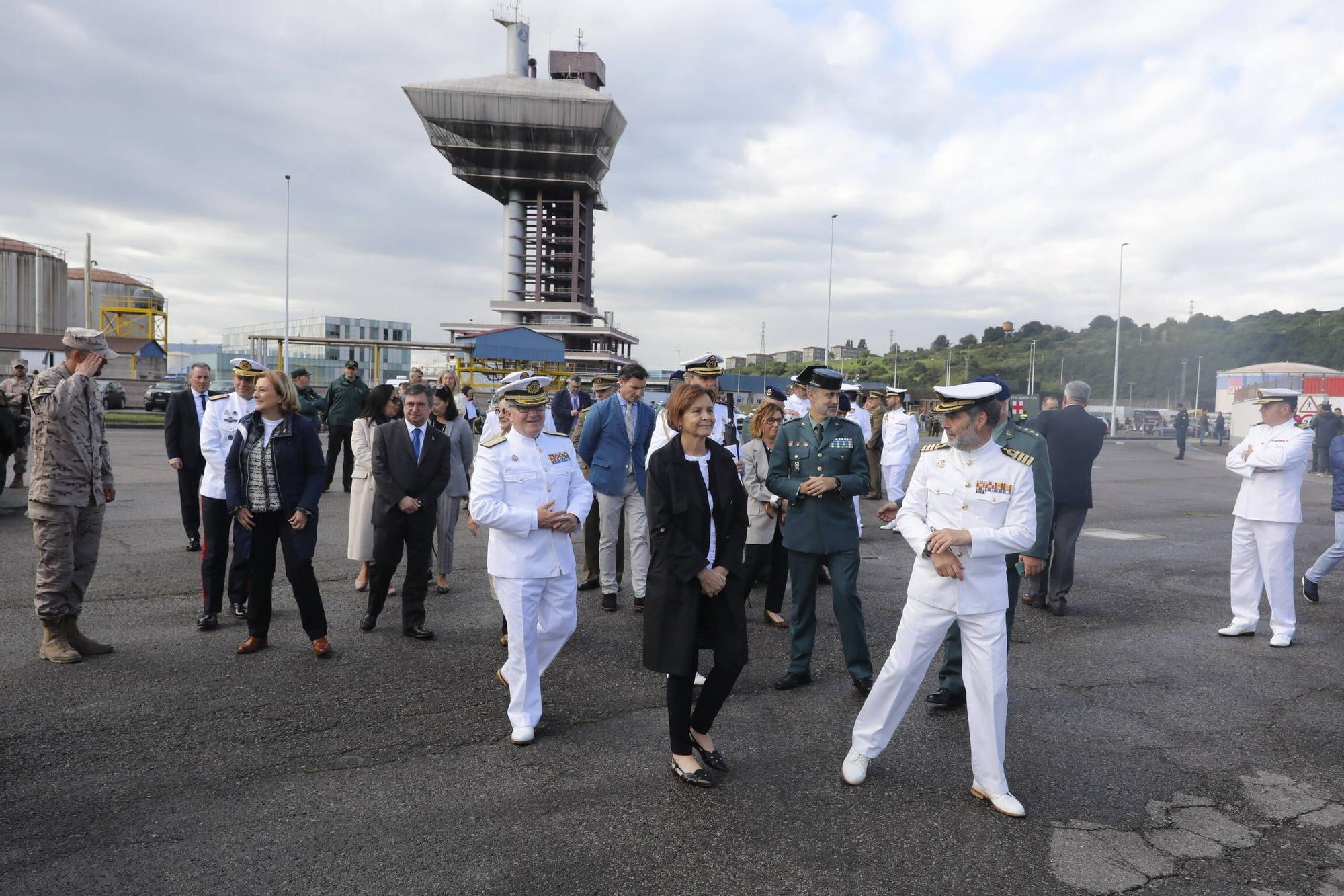 Así fue la visita institucional a los barcos de guerra que están en Gijón por el Día de las Fuerzas Armadas