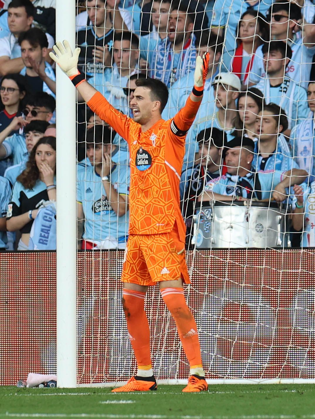 Lágrimas de felicidad en Balaídos: otro final de temporada agónico del Celta